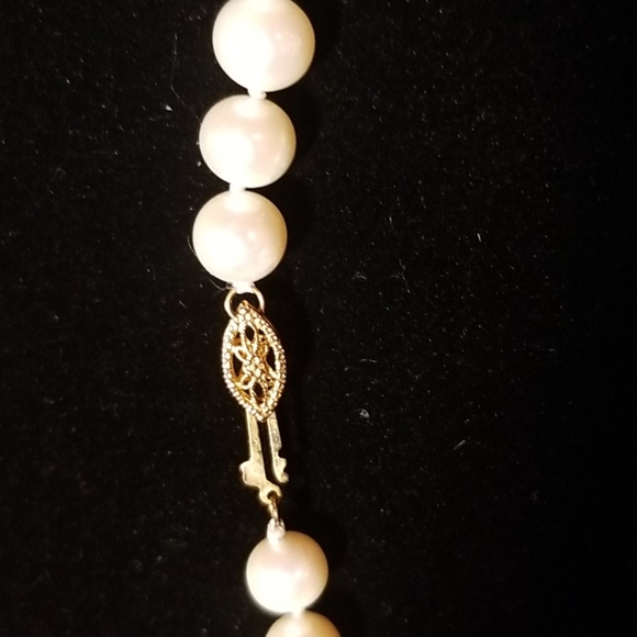 20 Natural White Pearl Necklace with Pearl Studs